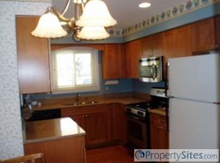 1206 Croydon Ct, Wheaton, IL 60189