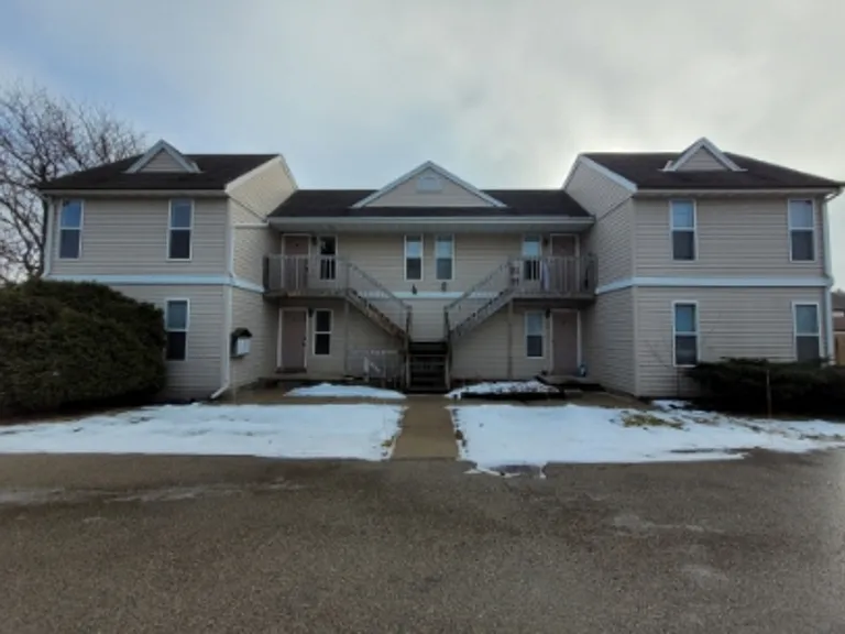 927 Louise St #1 — Photo 1