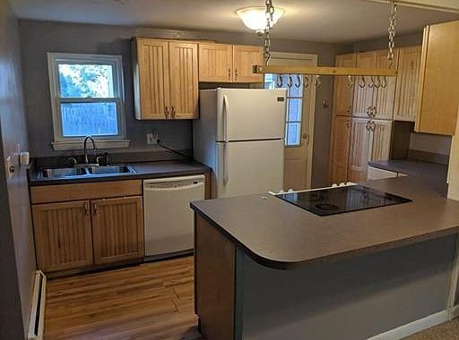 2nd image of 38 Kingston St Unit 38