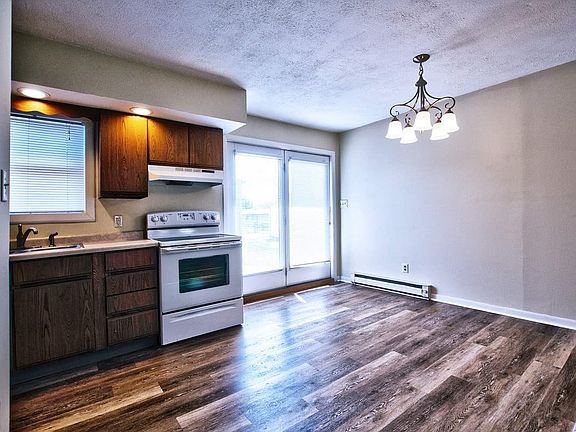 4th image of 807 W Edgar Ave
