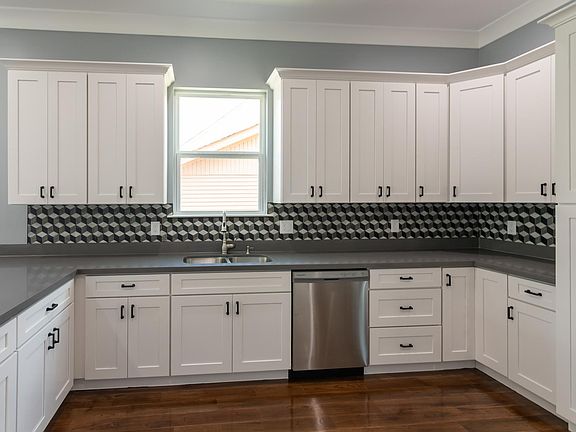5th image of 2331 Touro St