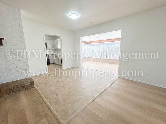 5th image of 3016 Oakridge Dr