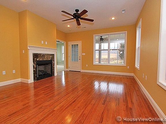 3rd image of 2943 Walden Blvd