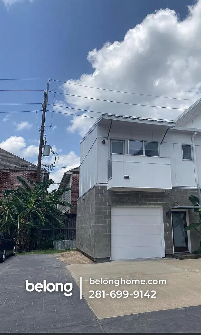 2 bed, 2.5 bath, 1348 sqft, $2,100 — Photo 1