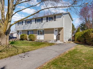 226 Old Colony Rd, Ottawa, ON K2L1M7
