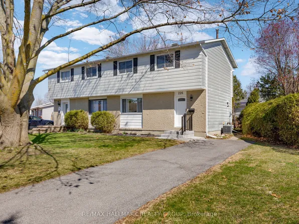 226 Old Colony Rd, Ottawa, ON K2L 1M7