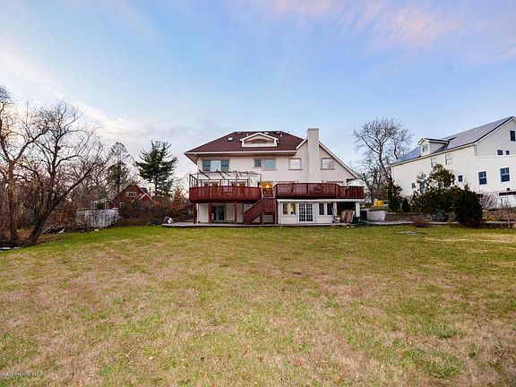 4th image of 32 Caranetta Dr