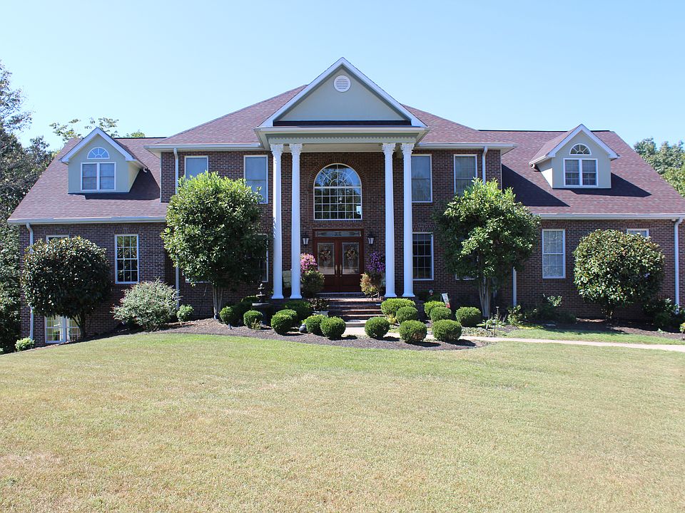 1st image of 6 Winding Woods Dr
