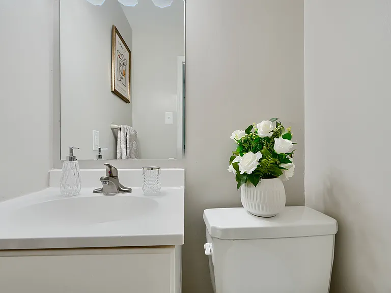 Westchester West Apartments — Photo 34