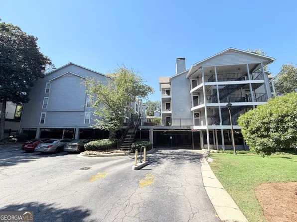 322 Granville Ct, Sandy Springs, GA 30328