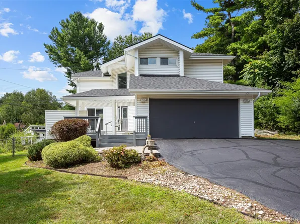 6552 Orion Rd, Rochester Hills, MI 48306