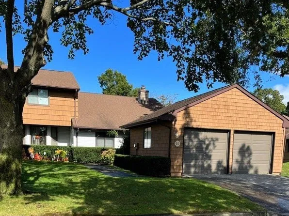 4 Ashley Circle #-, Commack, NY 11725