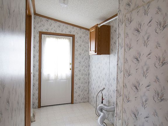 4th image of 3834 Hastings St