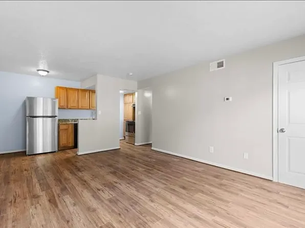30 Pacific Dr 1, Hampton, VA 23666