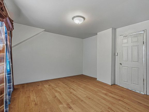 2nd image of 365 Stockton St