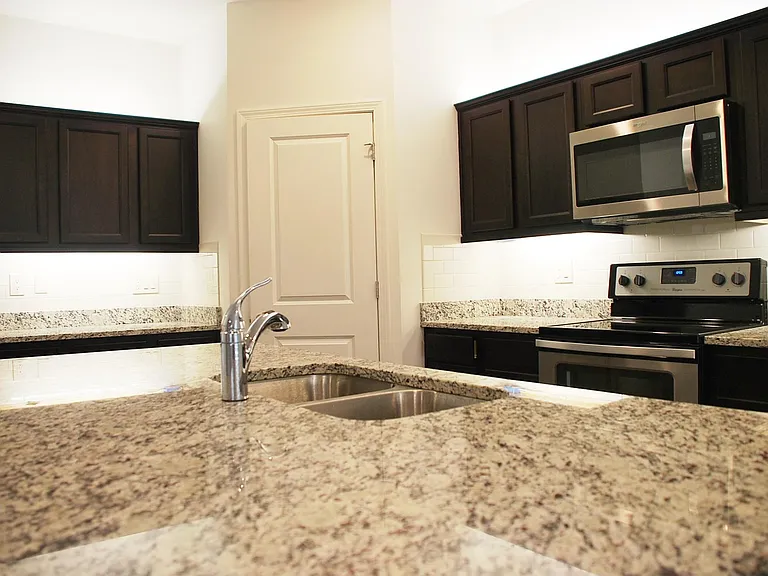 4685 Bluffton Ct — Photo 8