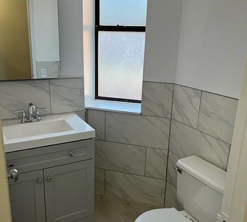4th image of 108 Sussex St APT 12