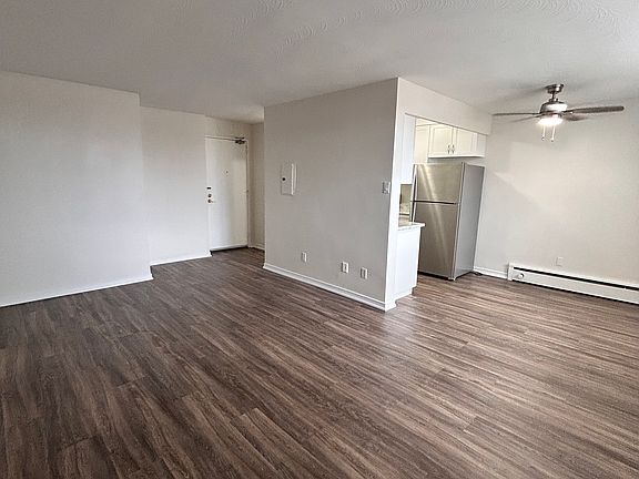5th image of 137 Ontario St #1-Bedroom