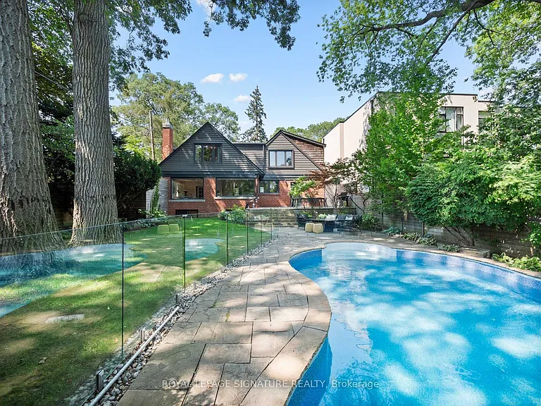 74 Fallingbrook Dr — Photo 40