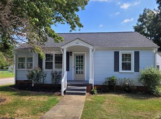 601 Johnson St, Pickens, SC 29671