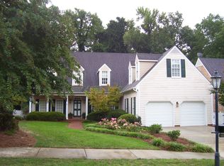 17 Independence Ct, Greensboro, NC 27408