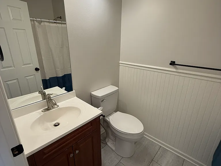 1604 Hopkins Ct — Photo 9