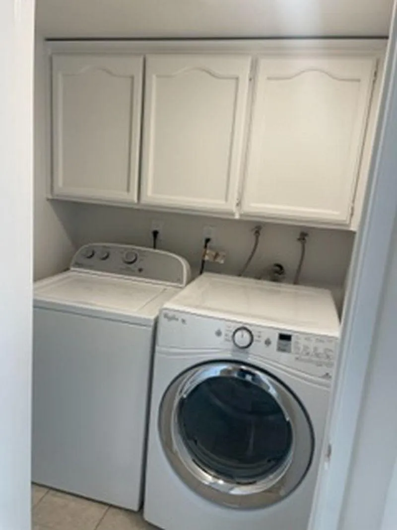 2 bed, 2.5 bath, 1350 sqft, $3,350 — Photo 4