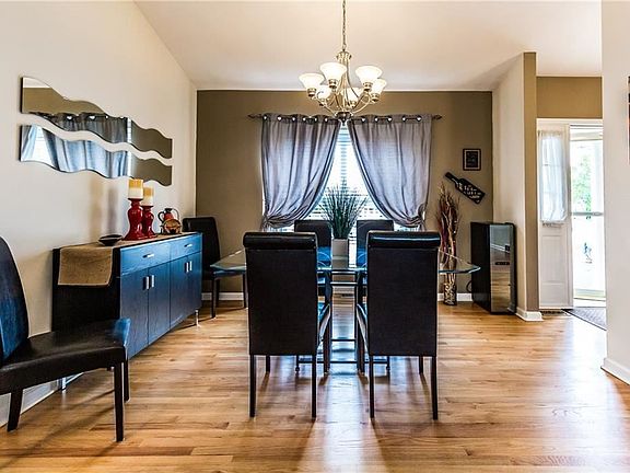 3rd image of 6492 Russell Ln