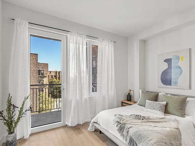 2045 Ocean Ave #502 — Photo 1