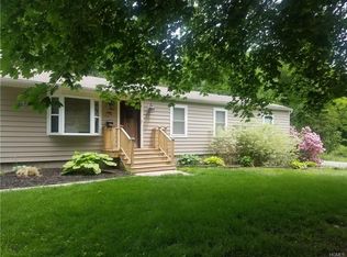 110 Fairway Dr, Pawling, NY 12564