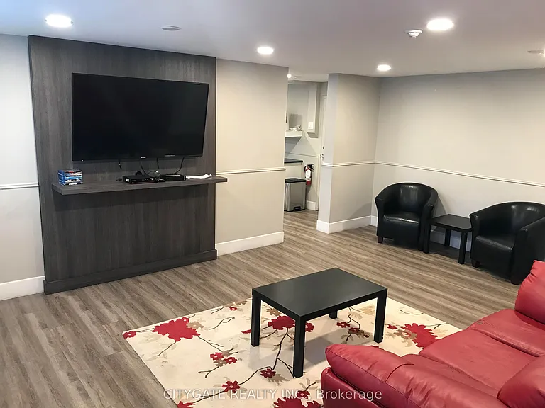 1100 Caven St #Penthouse 10 — Photo 24