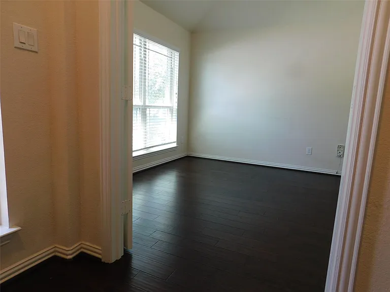 3636 Bainbridge St — Photo 2
