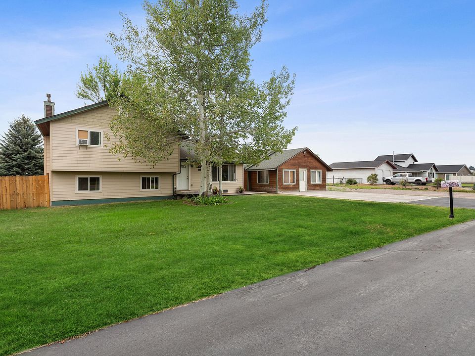 1st image of 632 Granite View Dr