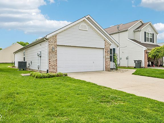3rd image of 119 Village Green Dr