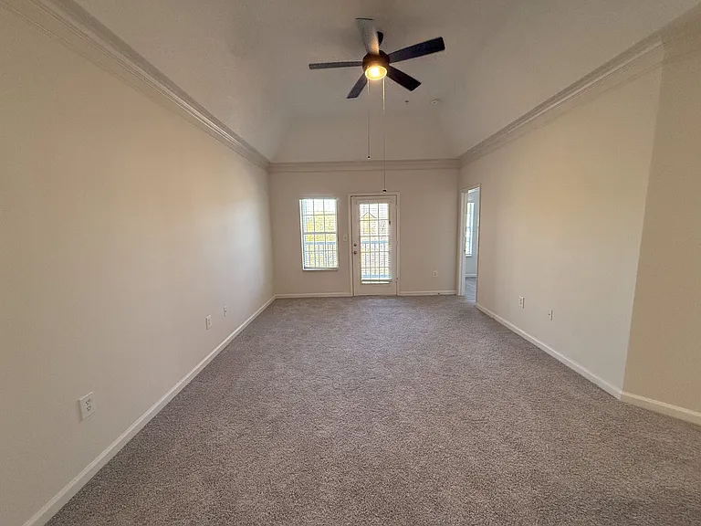 Magnolia Commons Vacant Apartment with Renovated Finishes from 2021