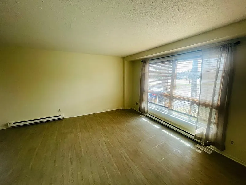 16 Sonnet Crescent Unit A — Photo 2