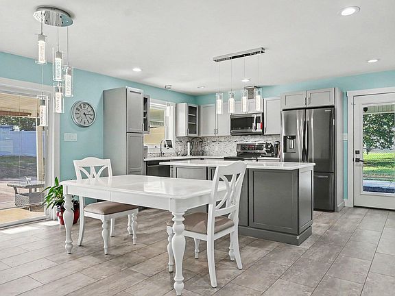 5th image of 2905 Dove Ln