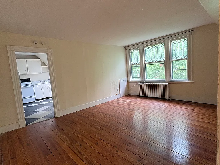 196 Norton St #3 — Photo 4