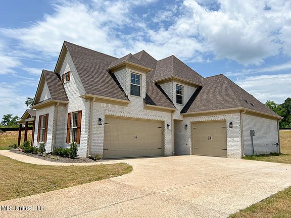 2nd image of 234 Poplar Ln