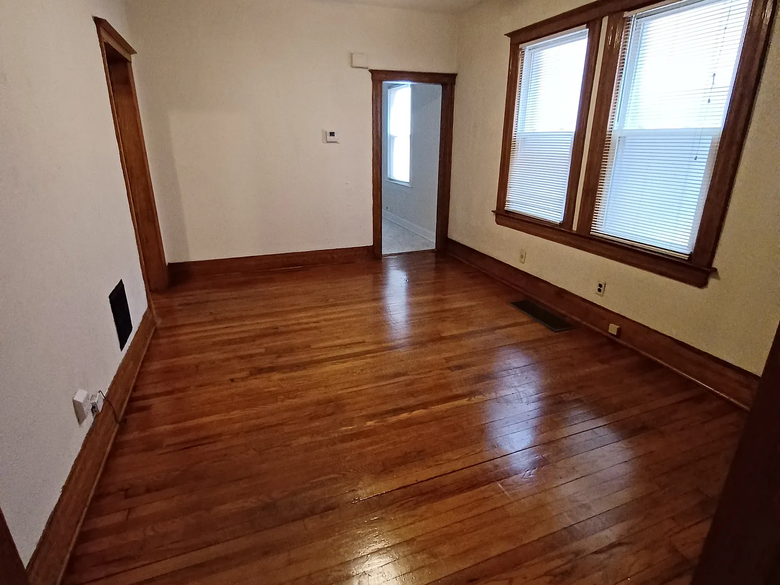 2 bed, 750 sqft, $1,100 — Photo 3