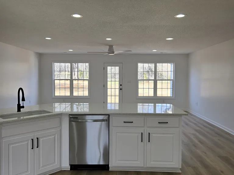 435 Free Stone Ave — Photo 15