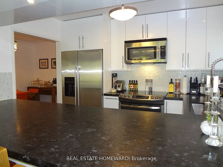 21 Love Cres #MAIN FLOOR — Photo 6