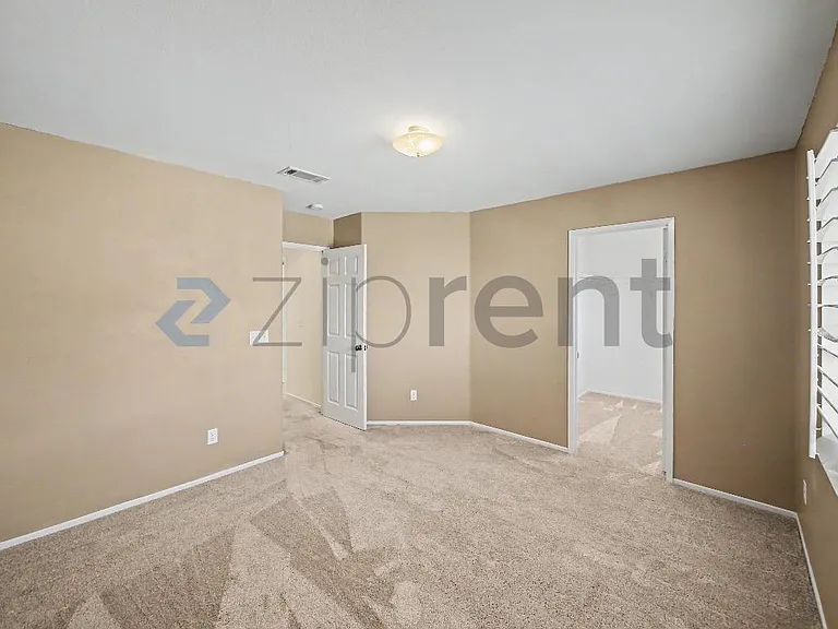 294 Kieswetter St — Photo 43