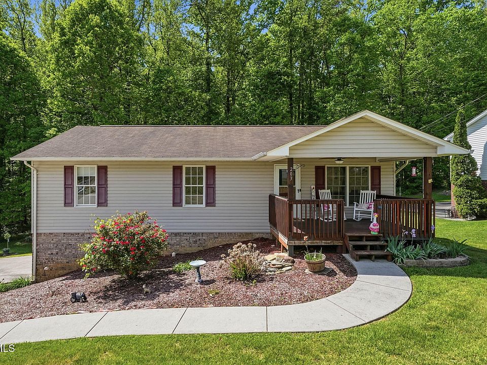 1st image of 203 Valley Crest Dr