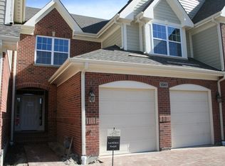 1041 Hickory Dr #2-1, Western Springs, IL