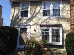 8018 Tyson Oaks Cir, Vienna, VA 22182