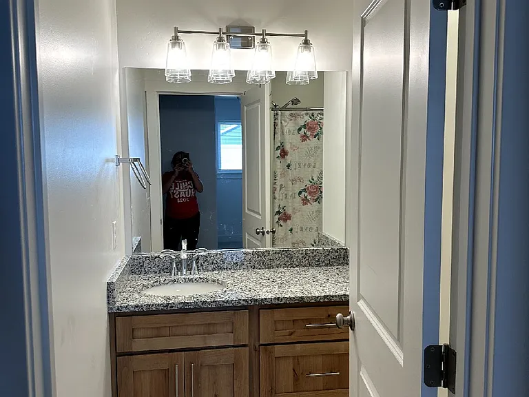 355 N 2650 W #4 — Photo 15