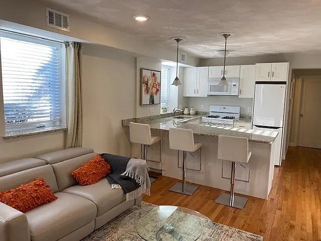 209 Commonwealth Ave #1 — Photo 3