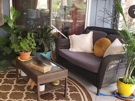 4th image of 156 Shenandoah Road E