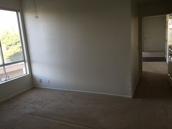 3rd image of 1210 S Sherbourne Dr APT 202